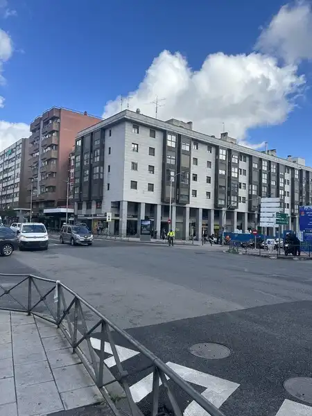 Vista exterior de Piso en venta en Madrid con Calefacción y Amueblado