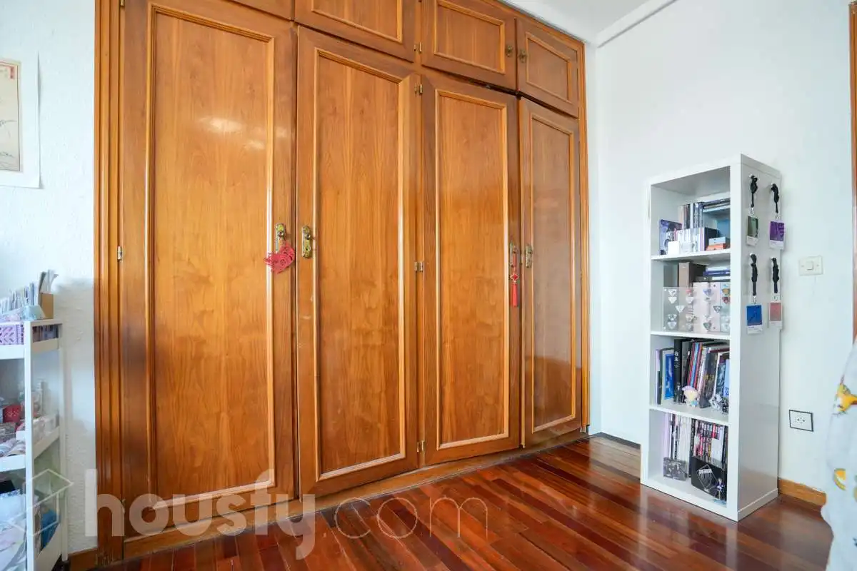 Flat for sale in Calle Santiago Rusiñol, Ciudad Universitaria