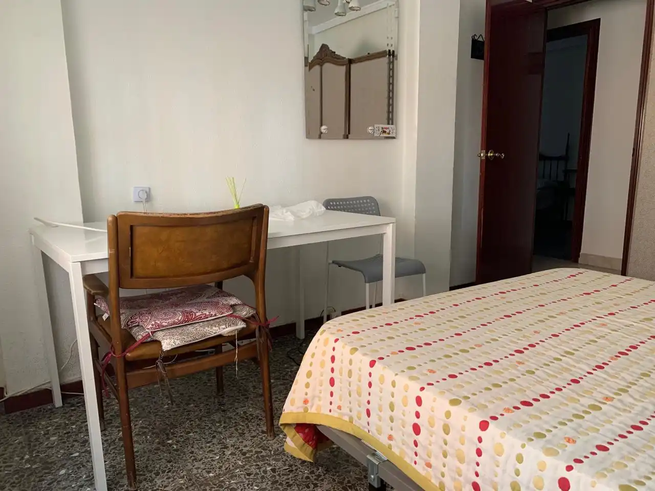 Bedroom of Flat for rent in Cuenca  with Heating, Terrace and Furnished