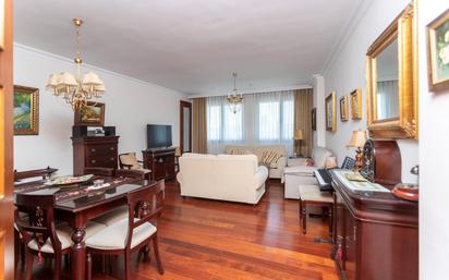 Living room of Flat for sale in  Sevilla Capital  with Air Conditioner