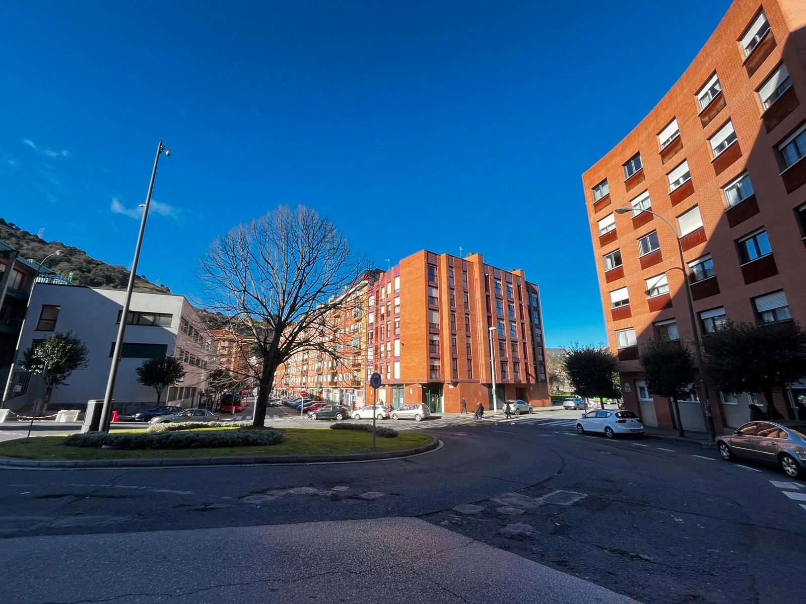 Vista exterior de Pis en venda en Bilbao  amb Balcó