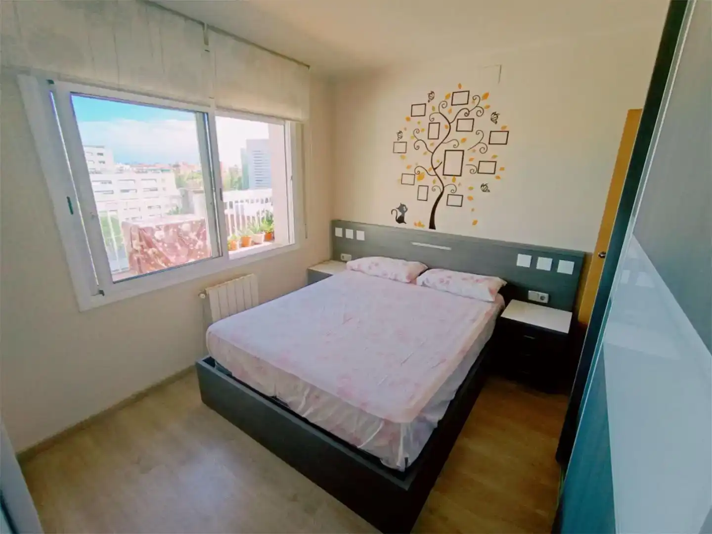 Schlafzimmer von Wohnung zur Miete in Barcelona mit Klimaanlage, Parkett und Möbliert