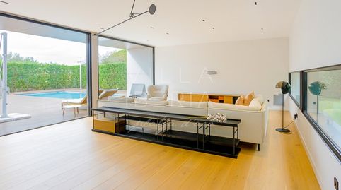 EXCLUSIVA VILLA EN SAGARÓ AMPLITUD, PRIVACIDAD Y DISEÑO, imatge 4