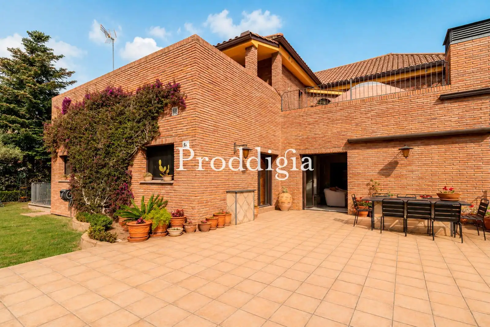 Garden of Houses for sale in Sant Cugat del Vallès  with Air Conditioner, Heating and Terrace