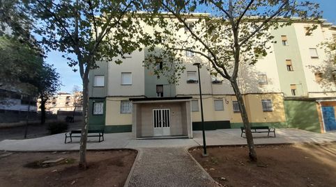 Piso para entrar a vivir cerca Paseo San Gregorio