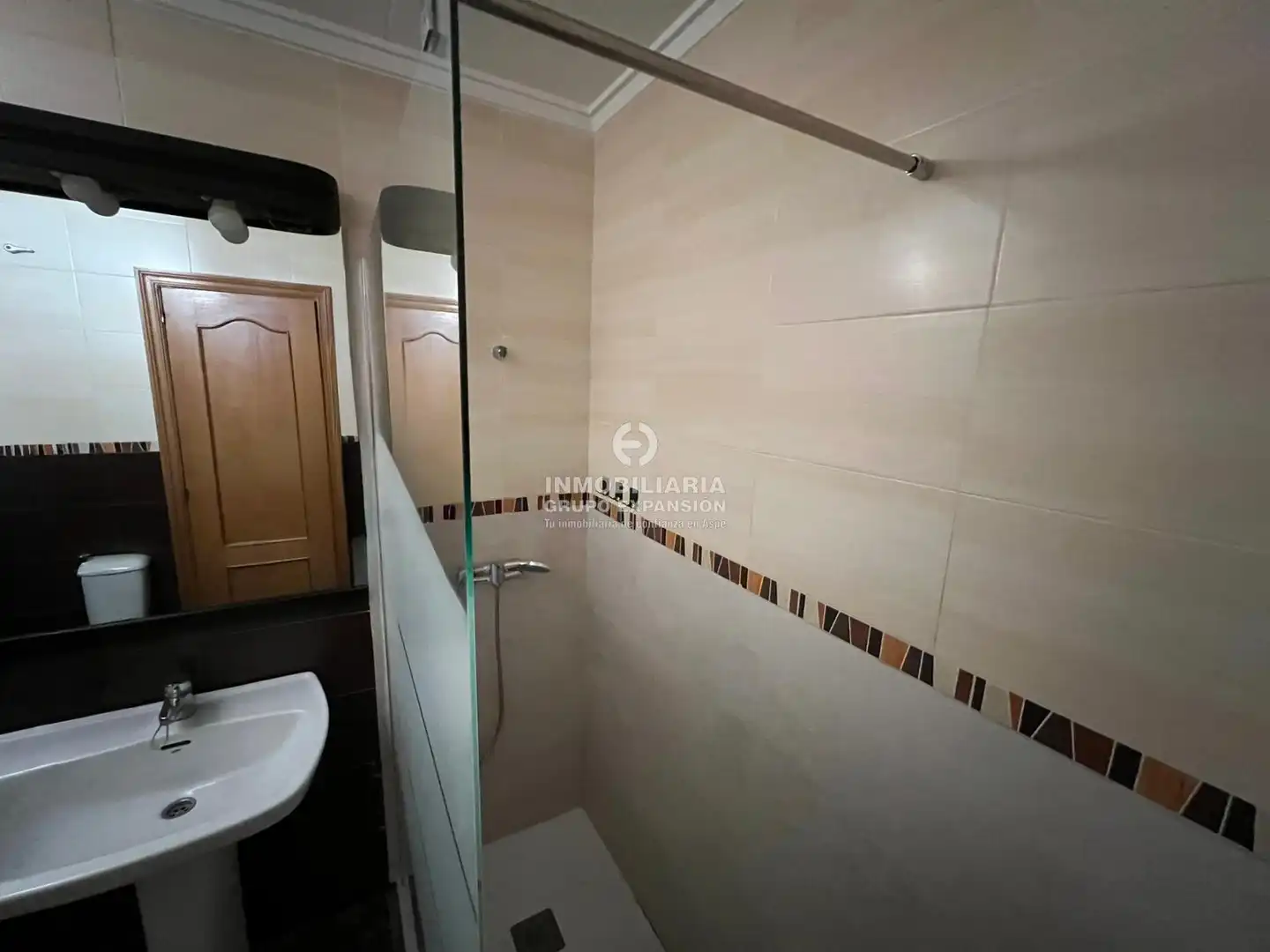 Bathroom of Flat for rent in Aspe  with Terrace, Balcony and Community pool