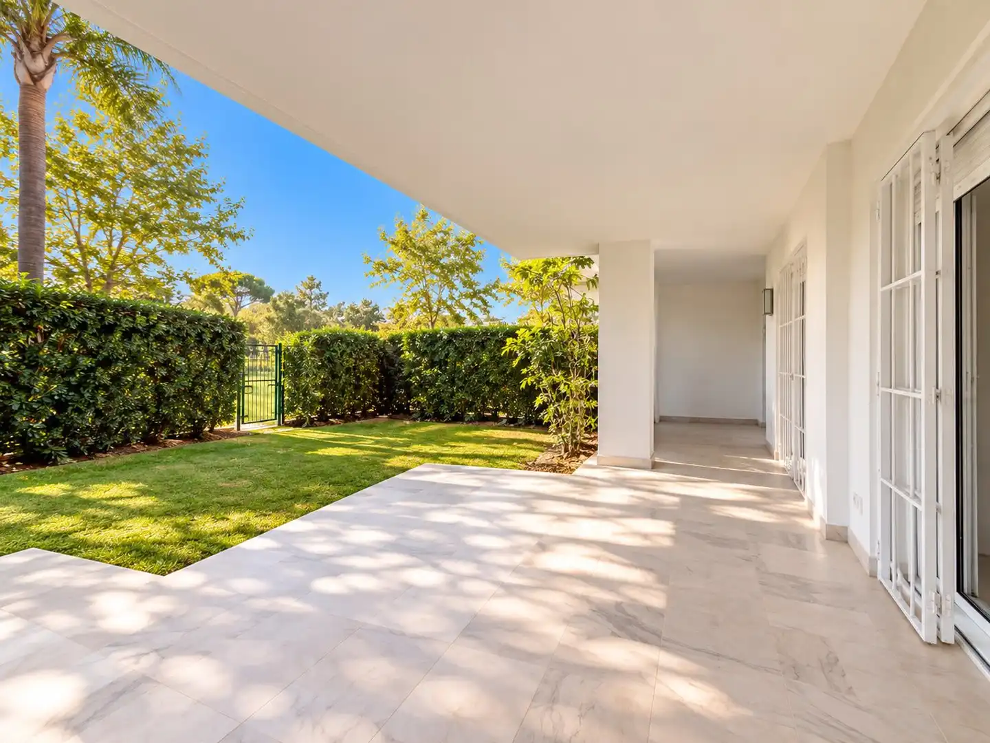 Piso con piscina en venta en San Pedro de Alcántara, imagen 3