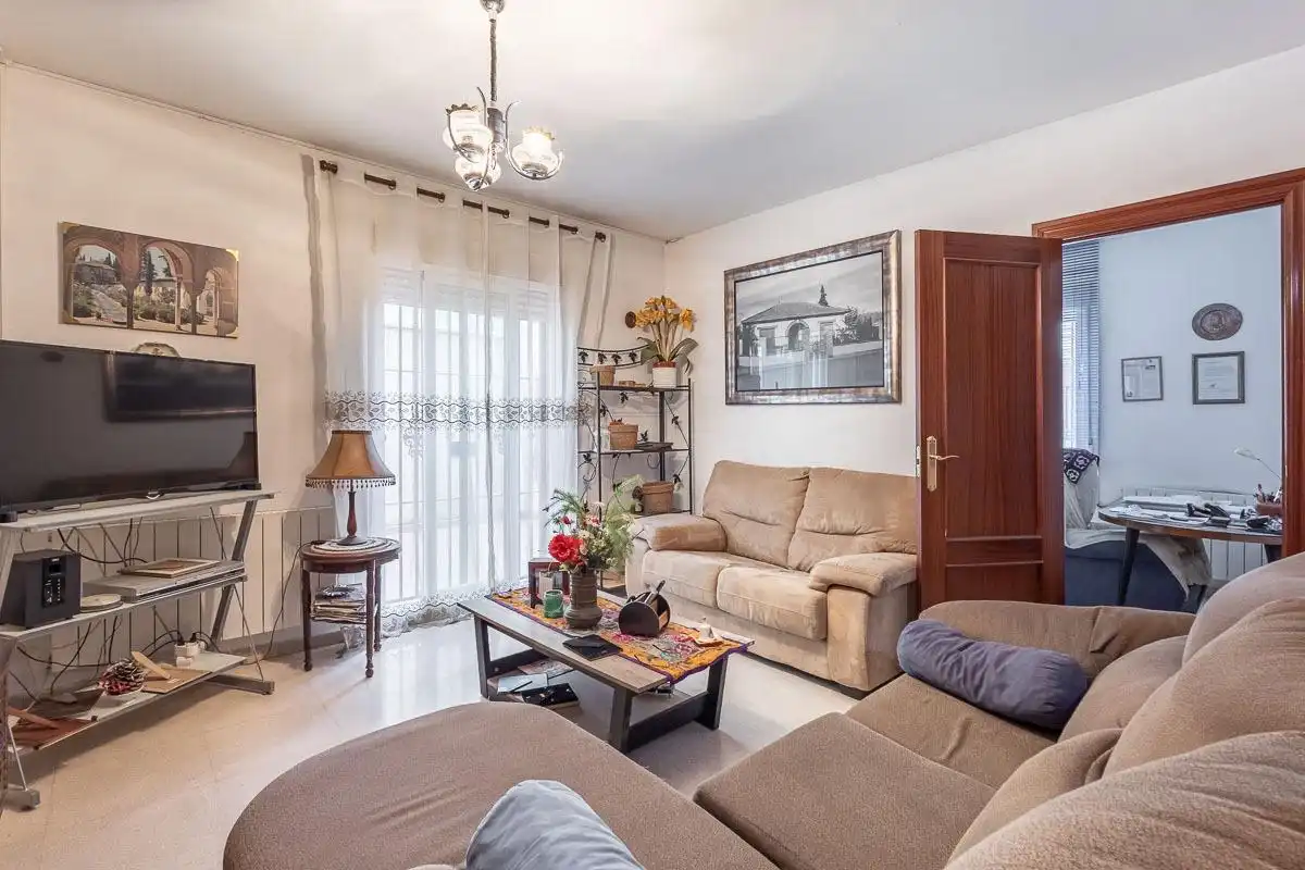 Sala de estar de Casa adosada en venta en Alhendín con Calefacción, Terraza y Balcón