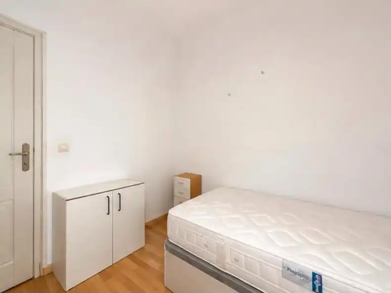 Bedroom of Flat for sale in Madrid  with Heating, Furnished and Washing machine