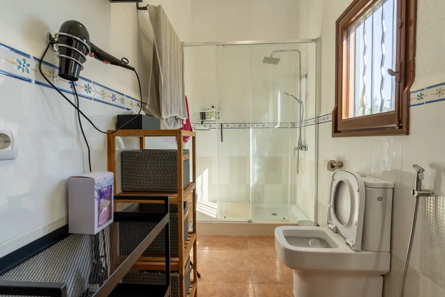 Bany de Casa o xalet en venda en Tortosa amb Jardí privat, Moblat i Rentadora