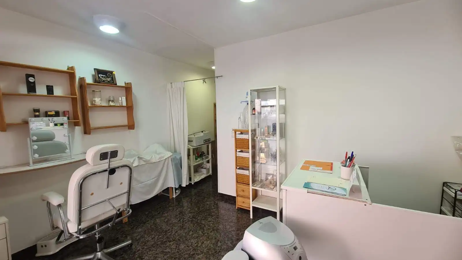 Local comercial en venda a Nou Barris, imagen 2