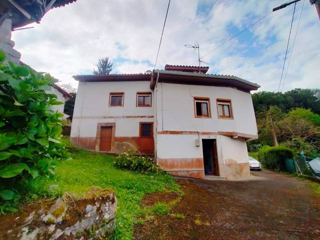 Casa-chalet en Venta en Pravia