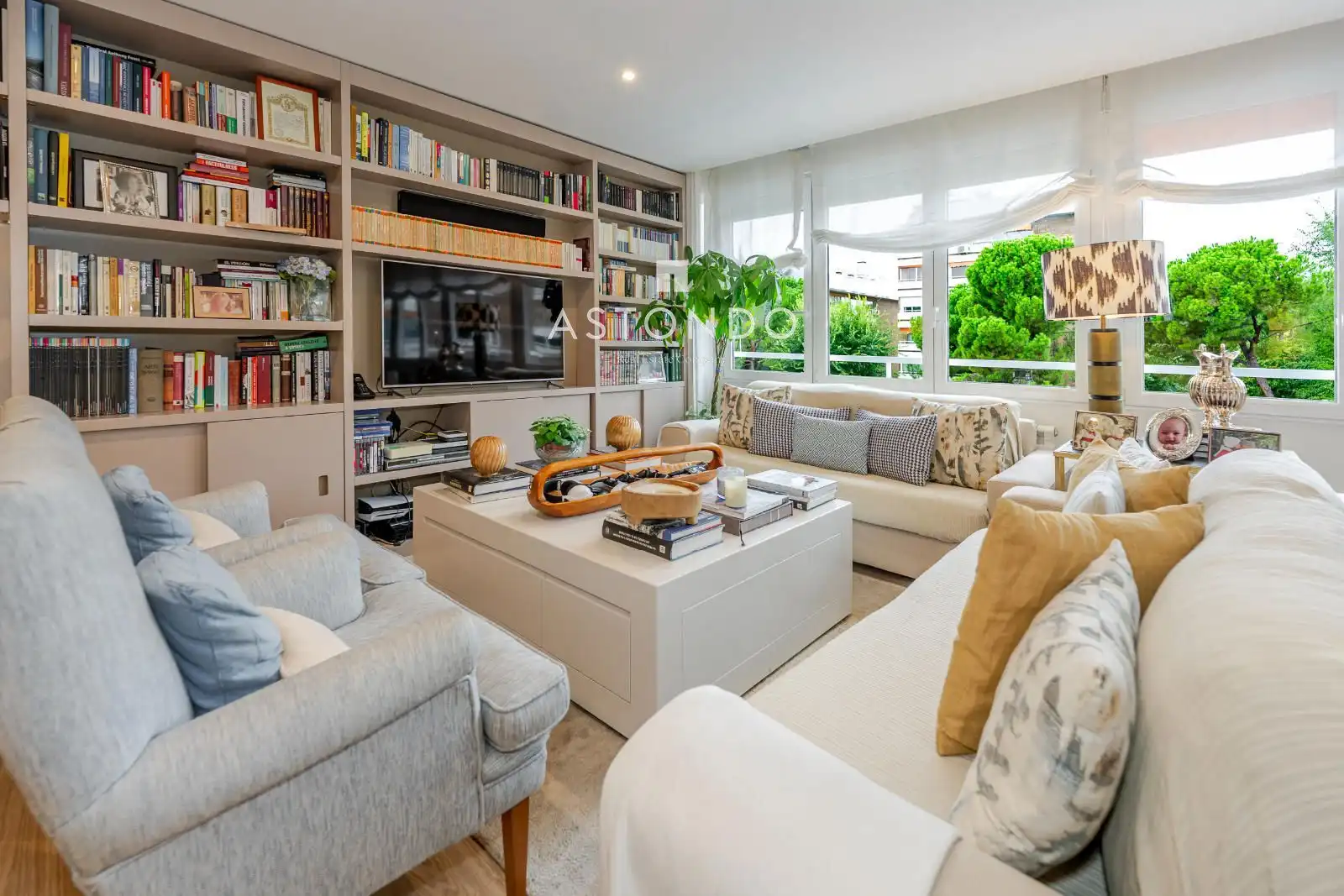 Living room of Flat for sale in Hortaleza