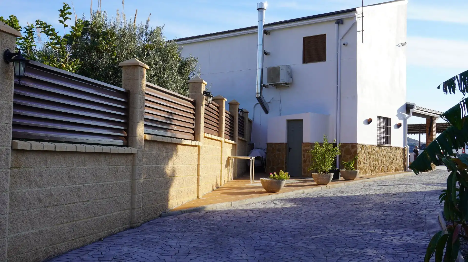 Vista exterior de Finca rústica en venda en Motril amb Aire condicionat, Terrassa i Traster