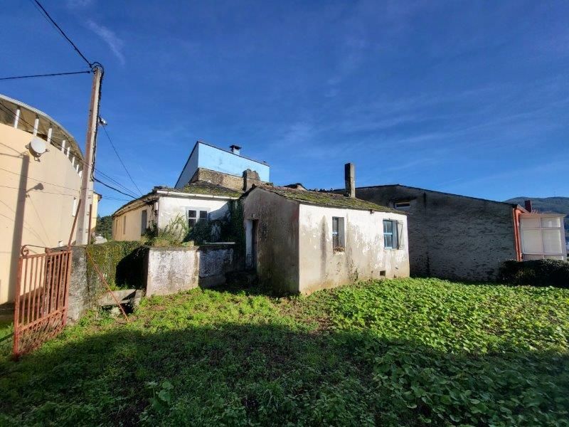 Vista exterior de Finca rústica en venda en Viveiro amb Jardí privat i Traster