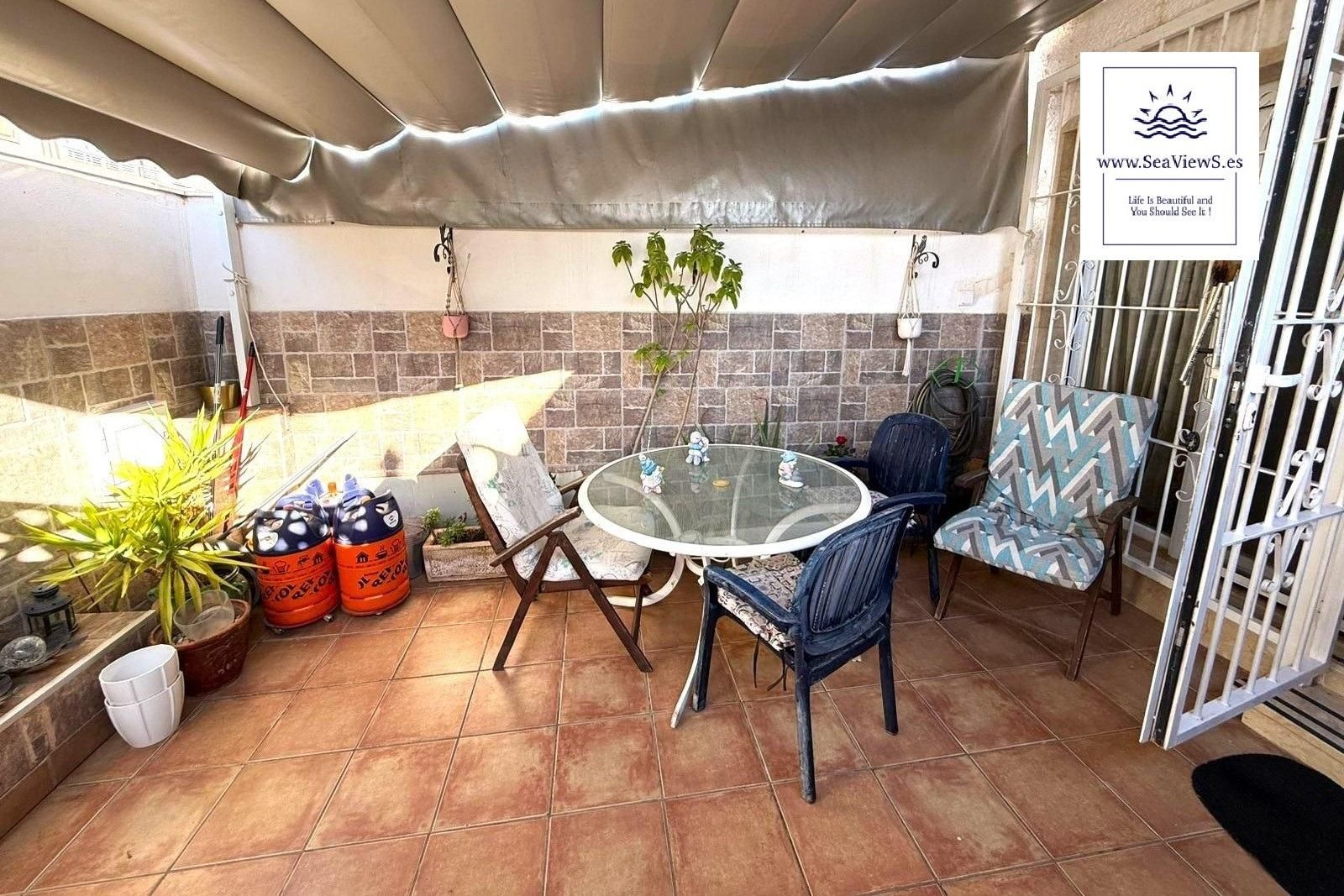 Jardí de Casa adosada en venda en Torrevieja amb Aire condicionat, Calefacció i Terrassa