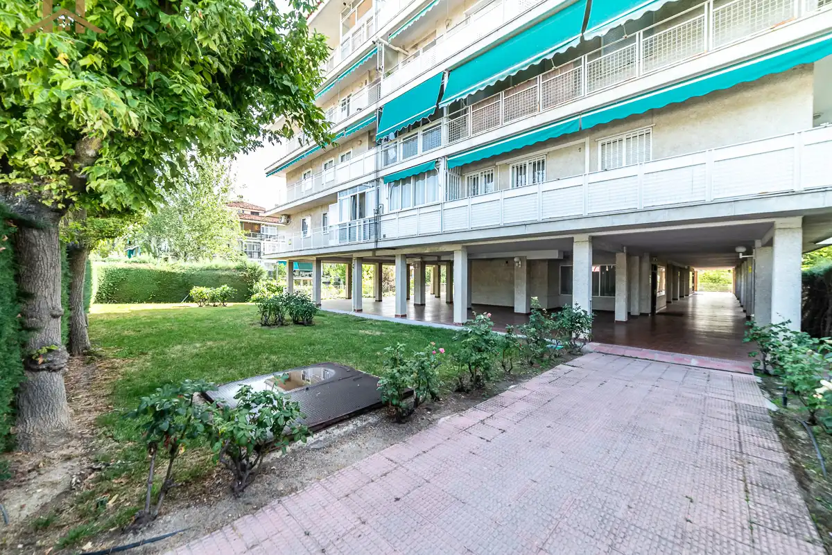 Vista exterior de Pis en venda en Móstoles amb Calefacció, Parquet i Terrassa