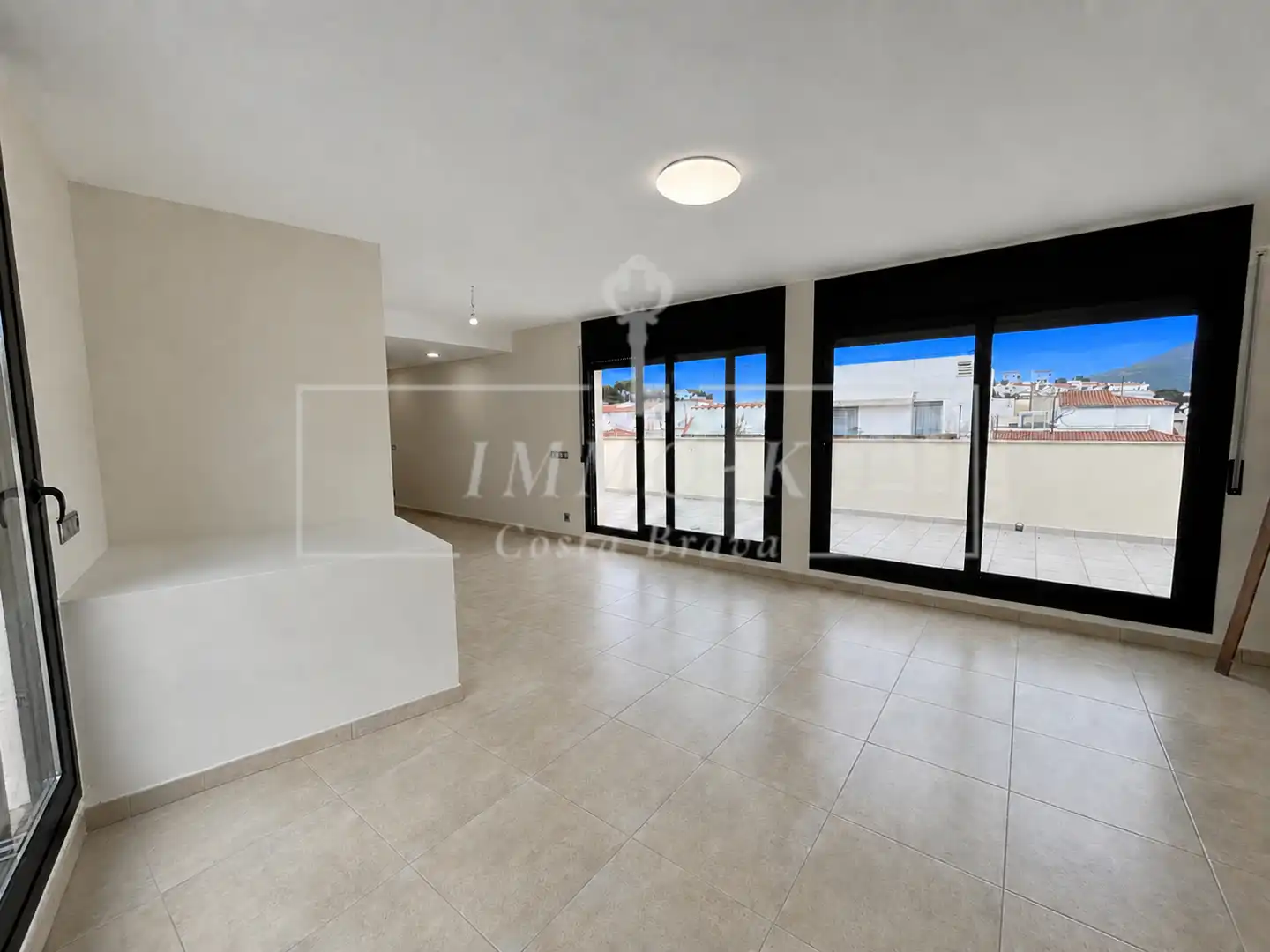 Living room of Flat for sale in Llançà  with Air Conditioner, Heating and Terrace