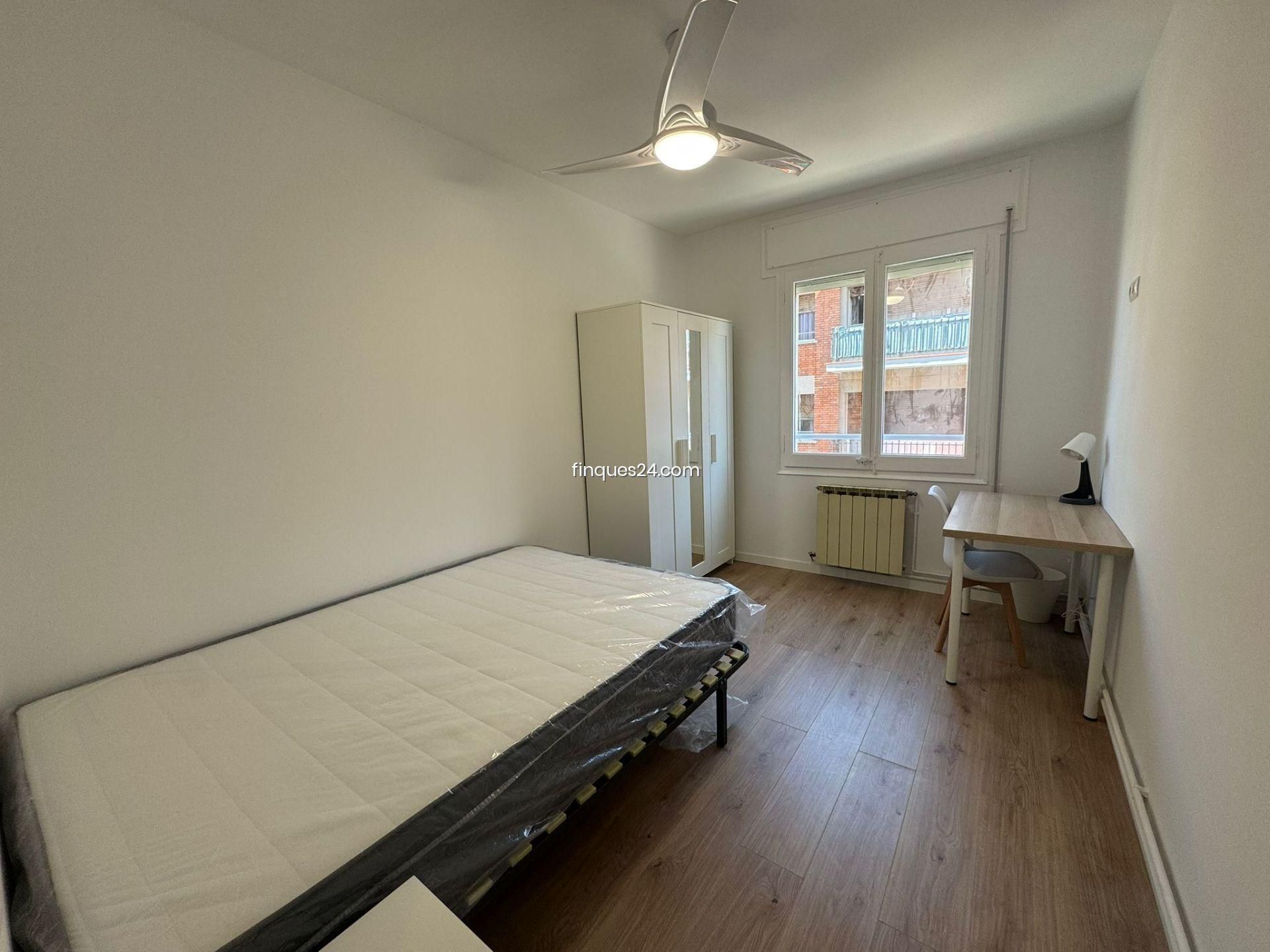 Dormitori de Apartament de lloguer en Manresa amb Calefacció i Parquet
