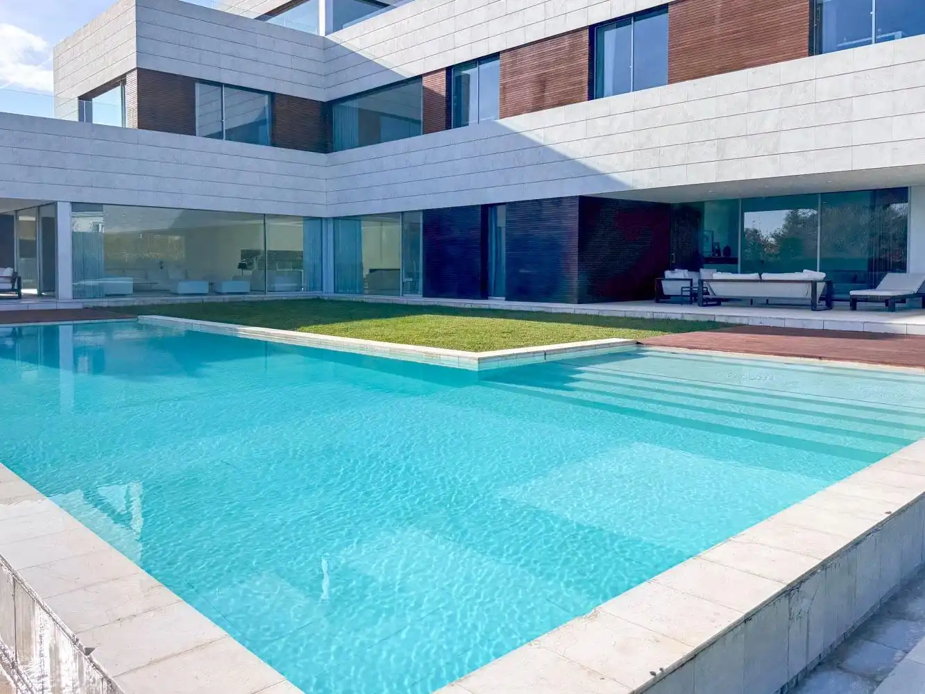Swimming pool of Houses for sale in Madrid  with Air Conditioner, Heating and Private garden