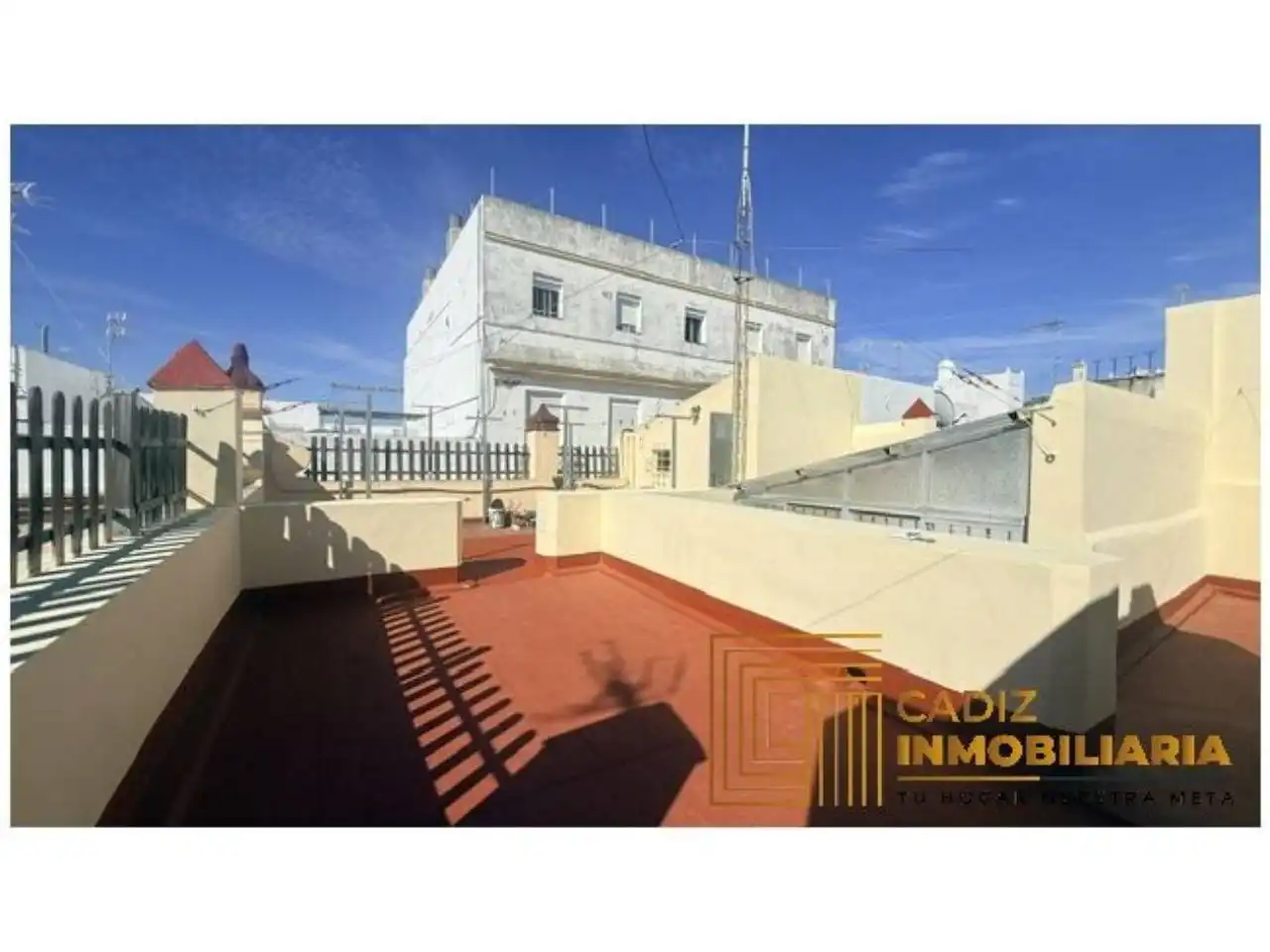 Vista exterior de Pis de lloguer en Cádiz amb Moblat i Balcó