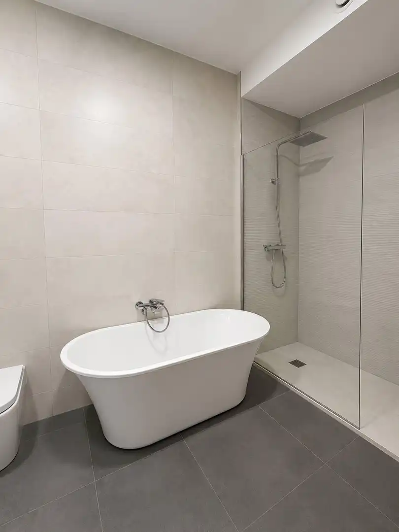 Baño de Planta baja de alquiler en Valencia con Aire acondicionado y Amueblado