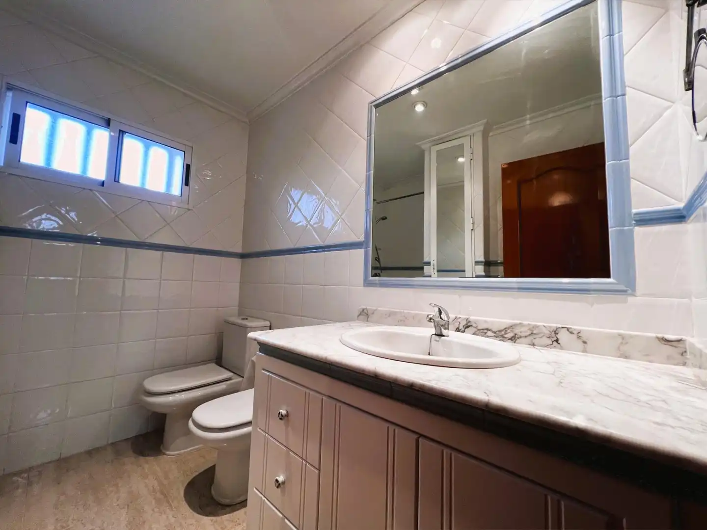 Bany de Casa o xalet en venda en Elche / Elx amb Aire condicionat, Jardí privat i Terrassa