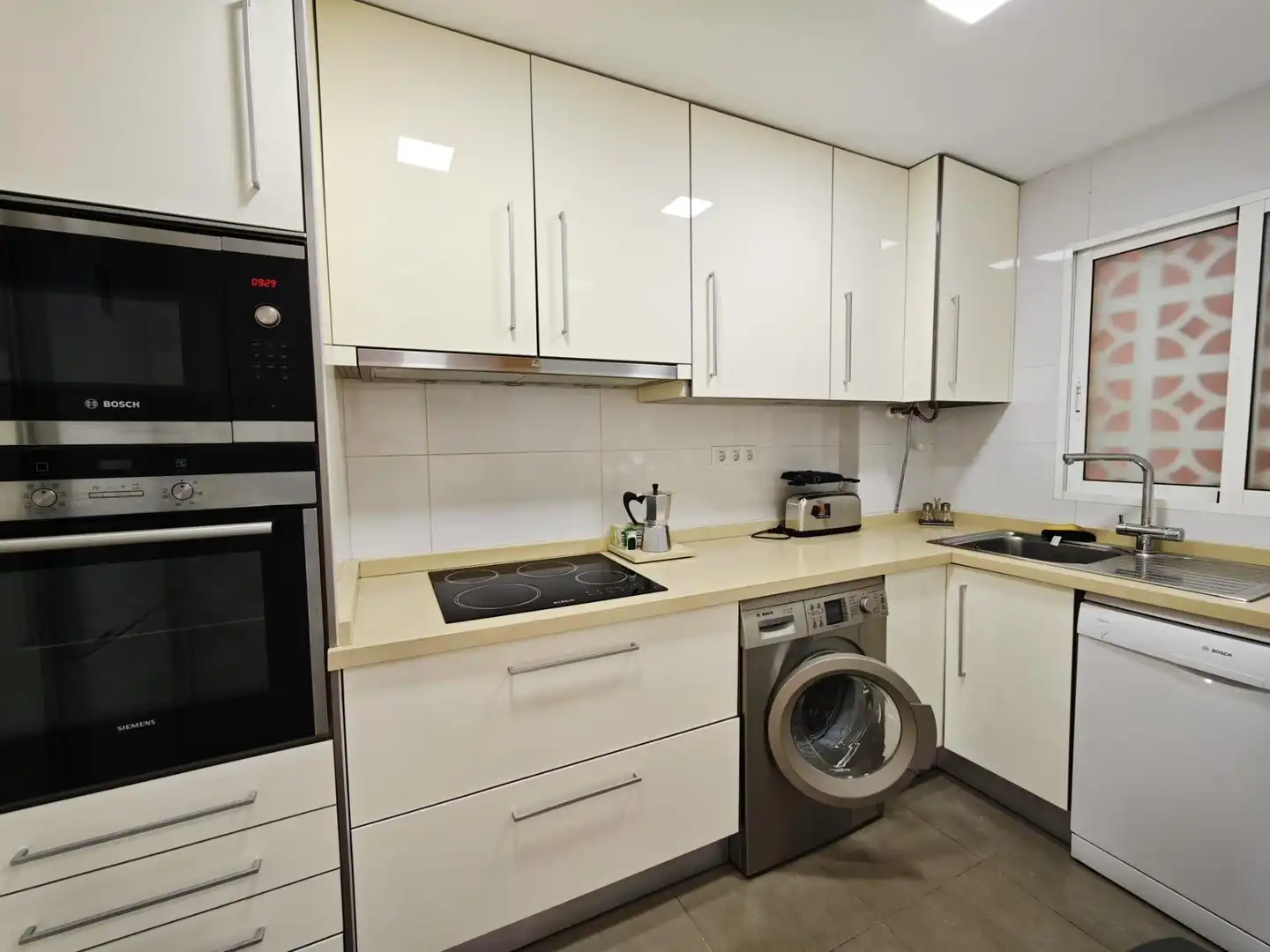 Cocina de Piso de alquiler en Elche / Elx con Amueblado y Piscina comunitaria