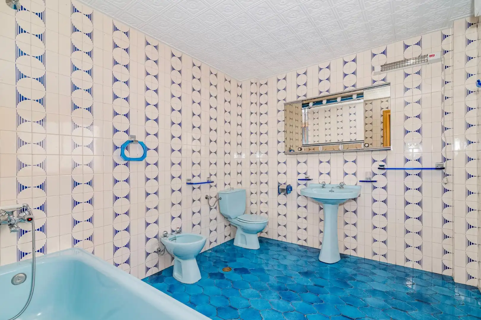 Bathroom of Houses for sale in Granada  with Terrace