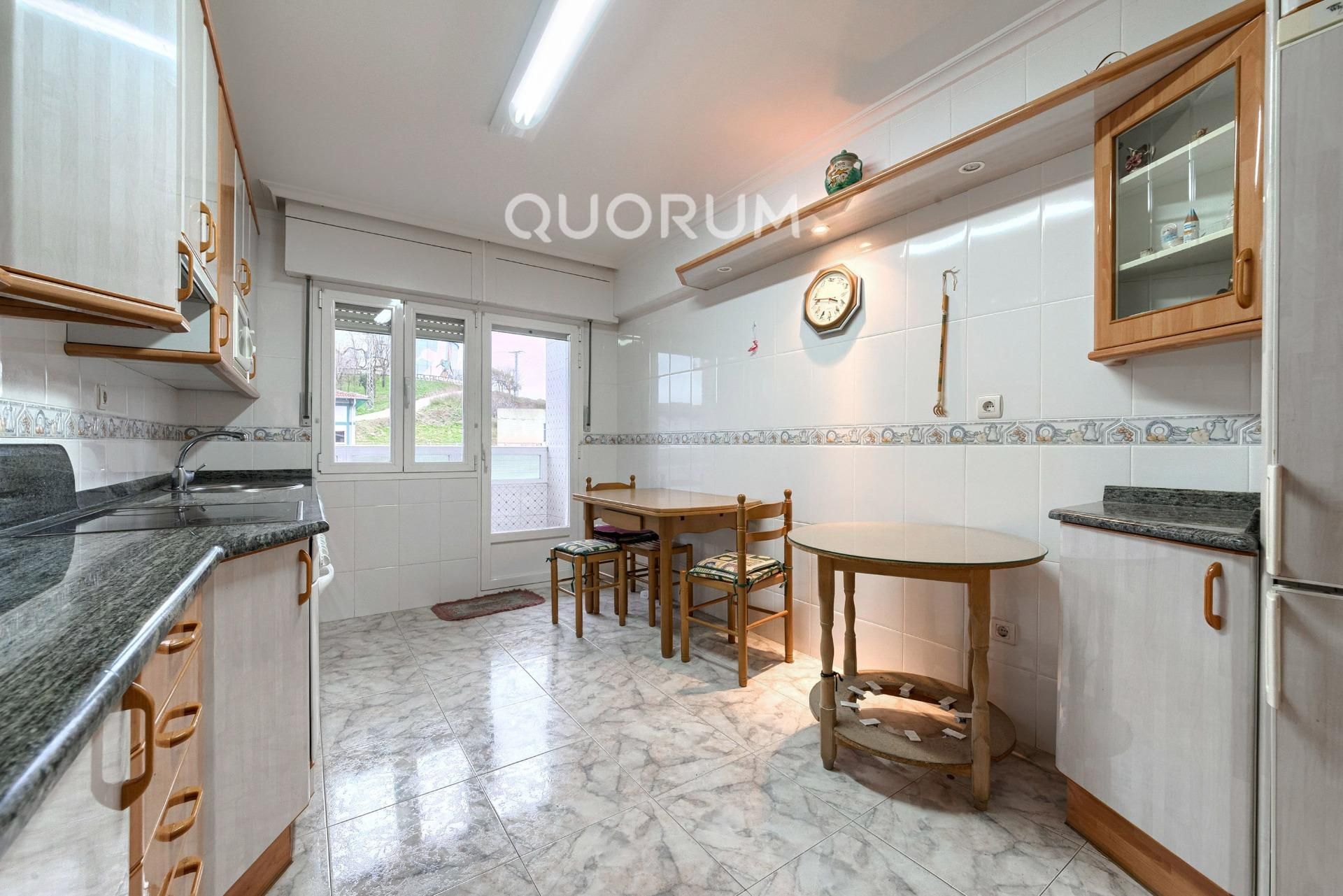 Cuina de Pis en venda en Barakaldo  amb Balcó