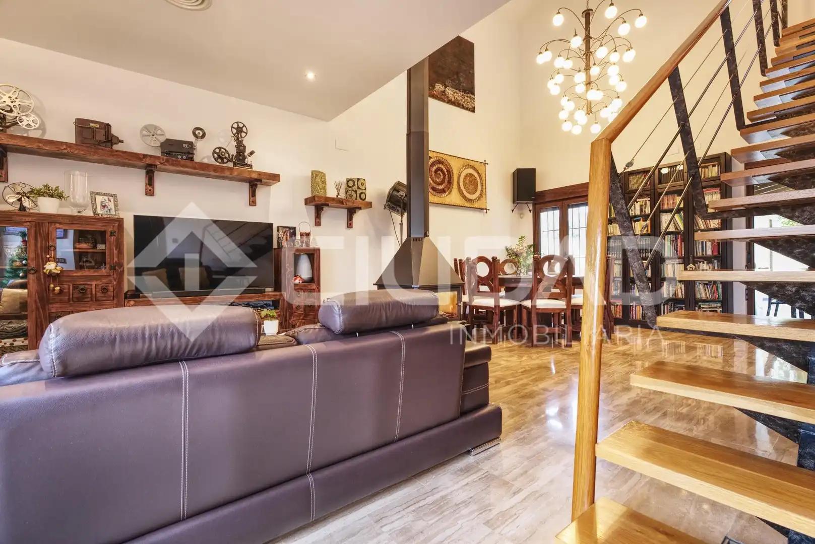 Sala d'estar de Casa o xalet en venda en Castilleja de la Cuesta amb Aire condicionat, Jardí privat i Terrassa