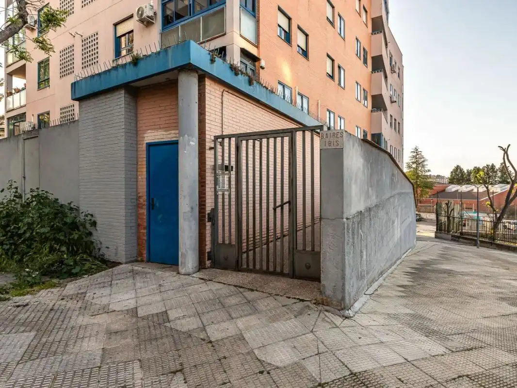 Exterior view of Commercial properties for sale in Coslada  with Heating and Terrace