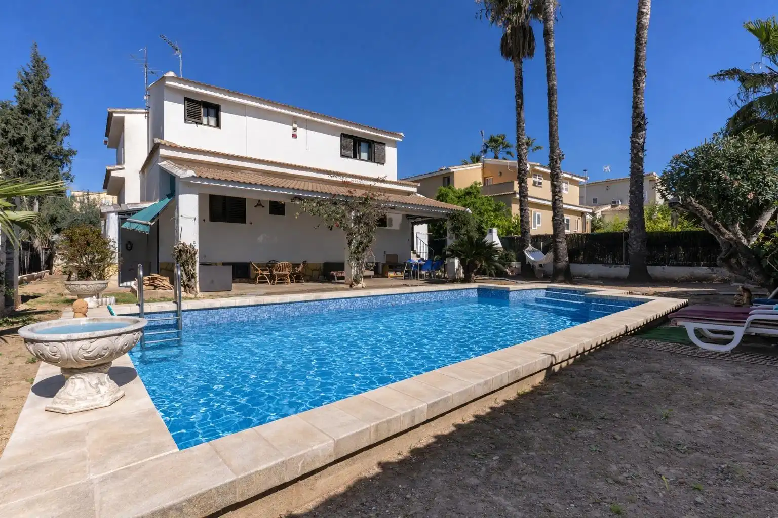 Piscina de Casa o chalet en venta en L'Eliana con Aire acondicionado, Calefacción y Jardín privado