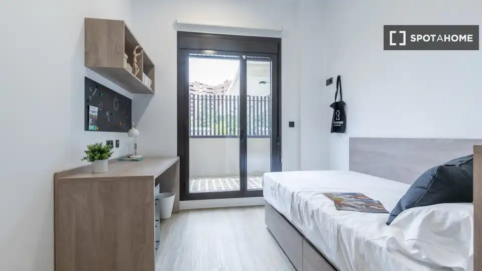 Habitación en Almenara -Ventilla