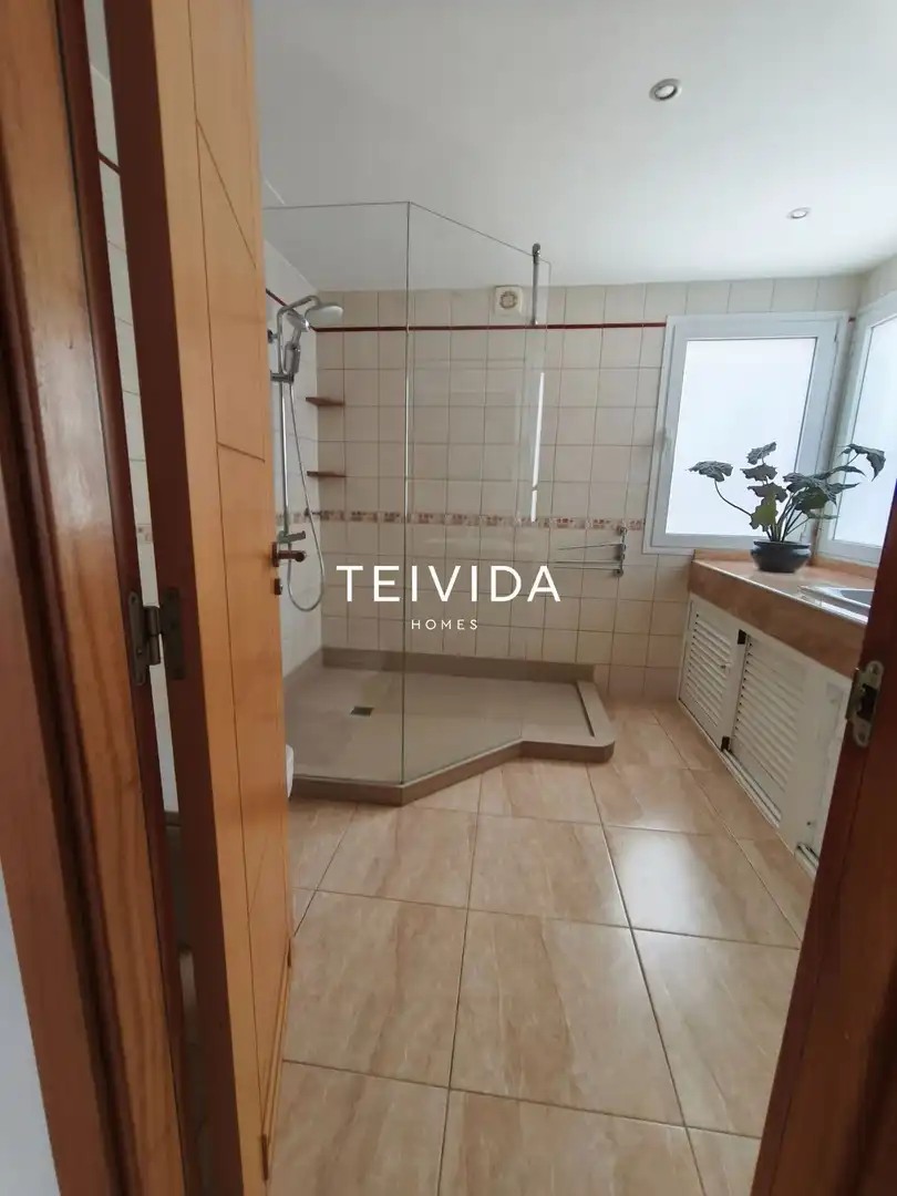 Baño de Casa adosada en venta en Adeje con Aire acondicionado, Terraza y Trastero