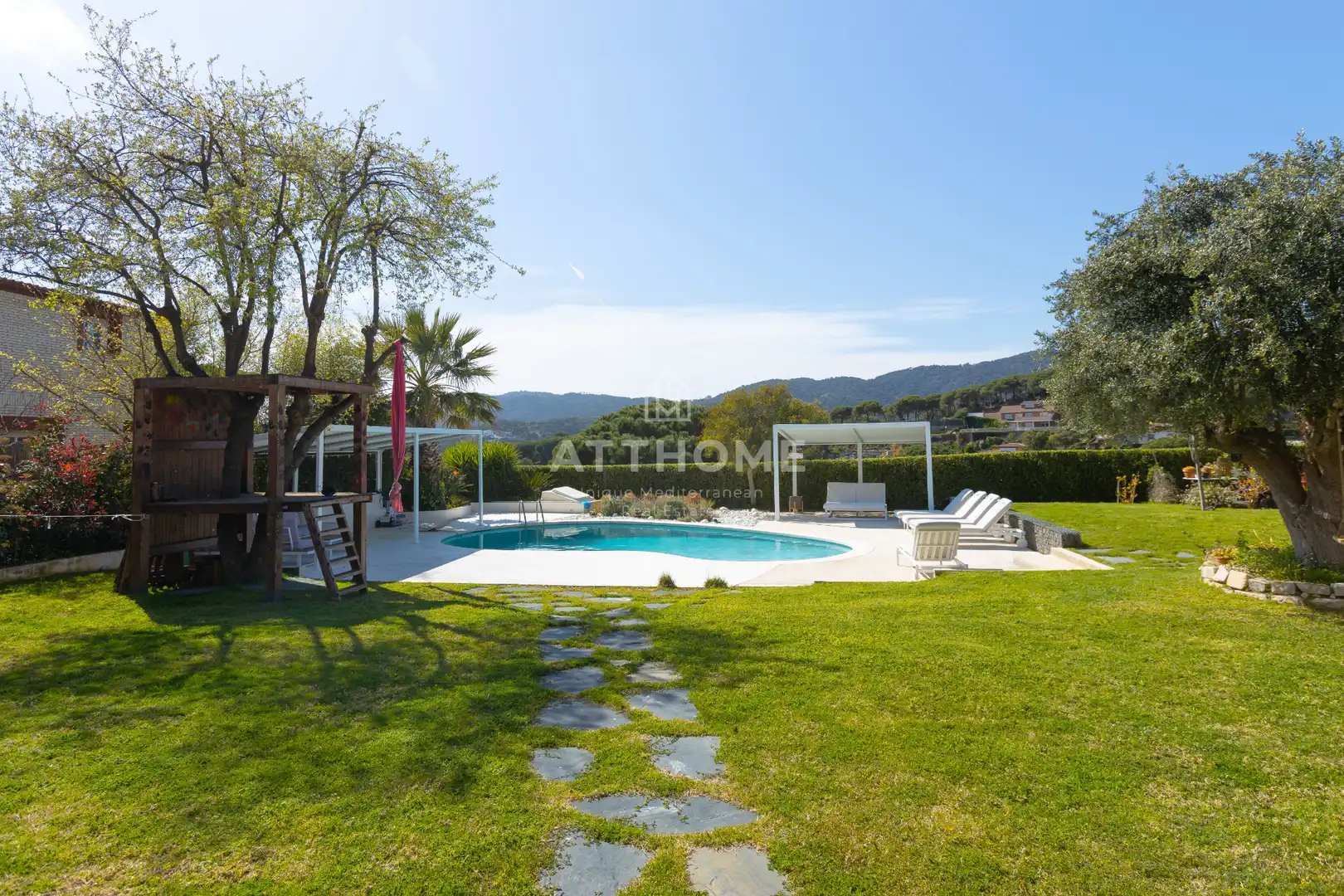 Swimming pool of Houses for rent in Cabrils  with Air Conditioner, Heating and Private garden