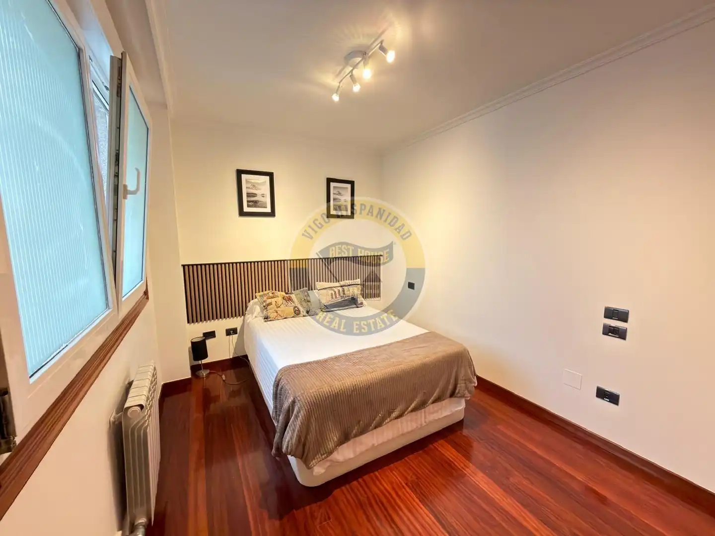 Apartments for rent in Calle ROSALIA DE CASTRO, Centro - Areal