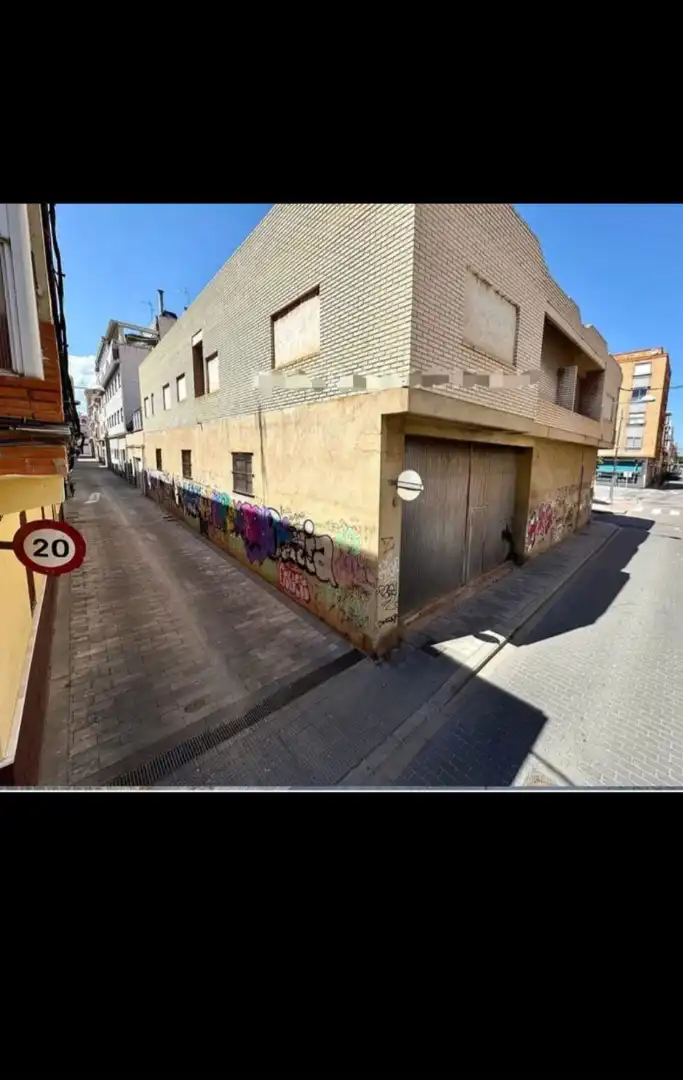 Vista exterior de Edifici en venda en Sagunto / Sagunt