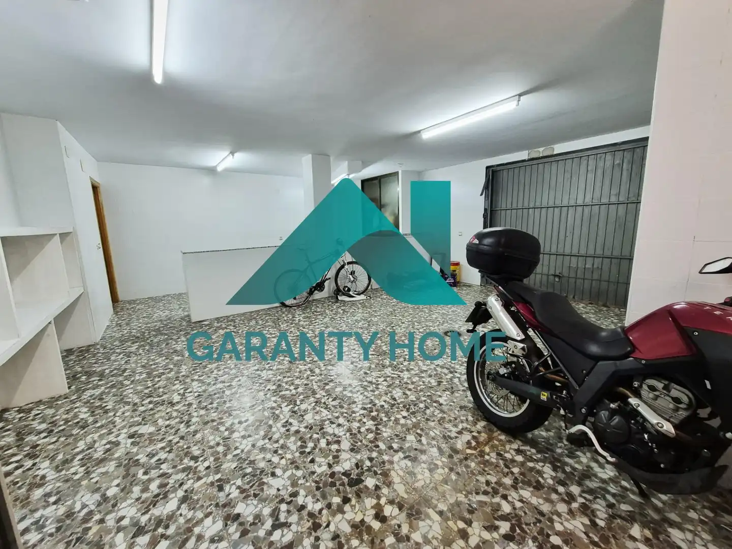 Houses for sale in Cáceres  with Air Conditioner, Heating and Private garden