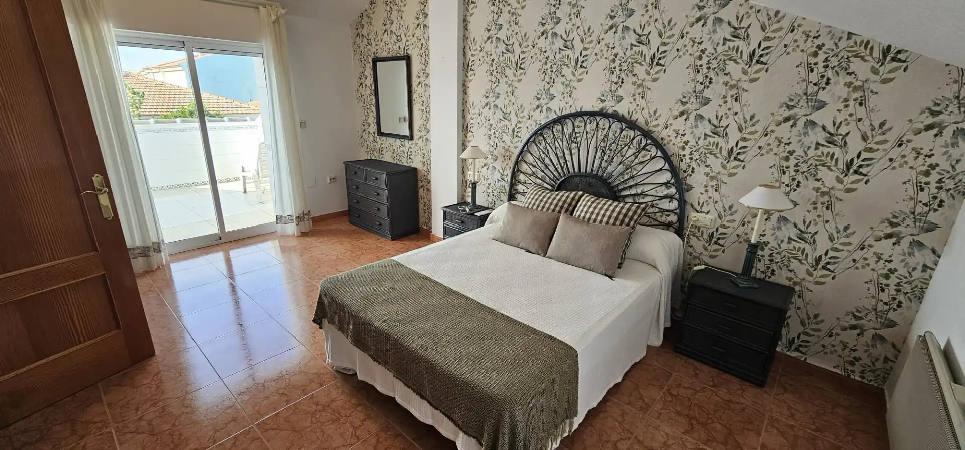 Habitación de Casa adosada en venta en Pilar de la Horadada con Aire acondicionado, Calefacción y Jardín privado