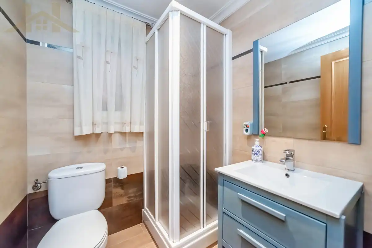 Bathroom of Flat for sale in Valdemoro  with Air Conditioner, Storage room and Community pool