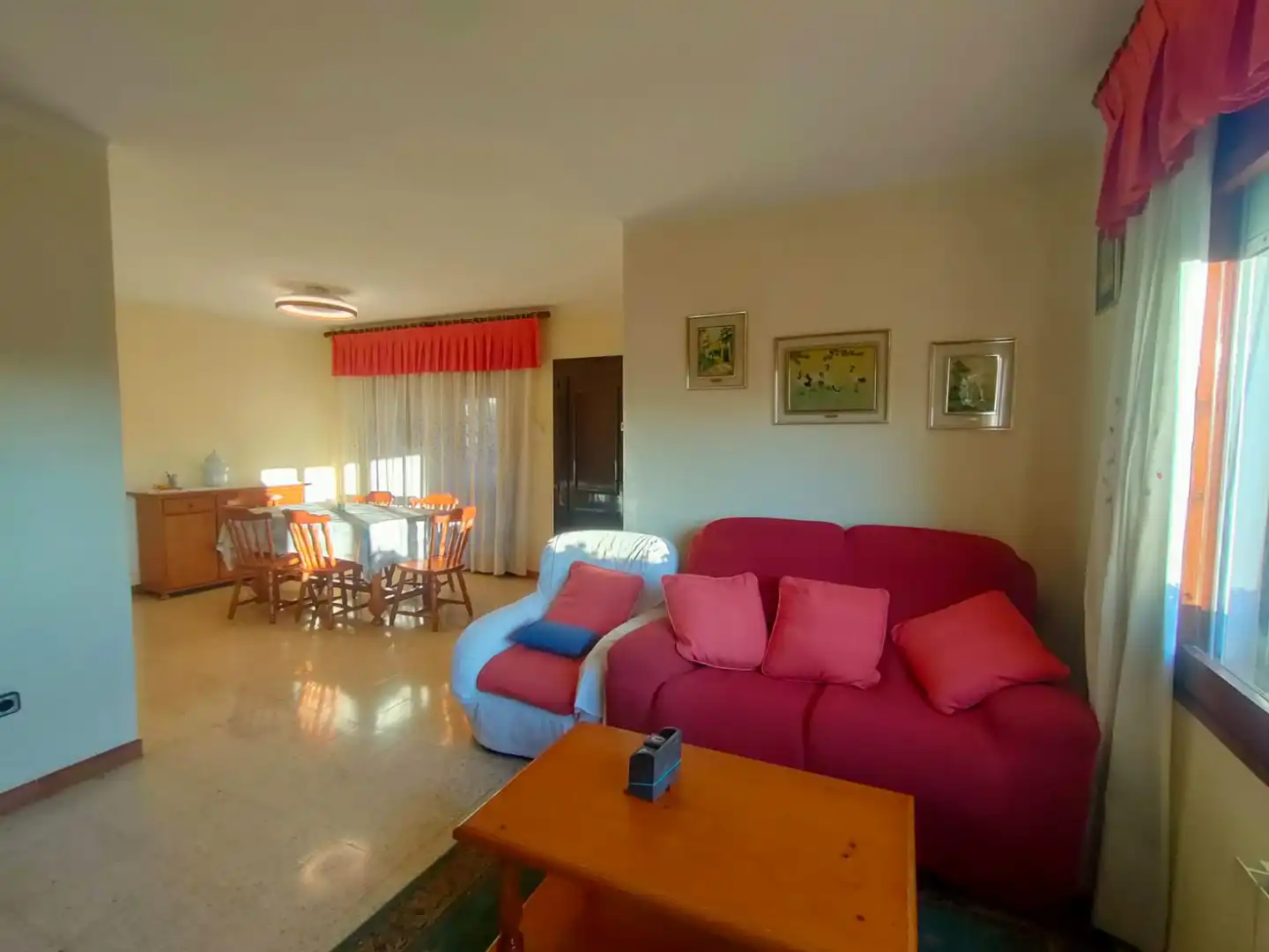 Sala de estar de Casa adosada en venta en Maçanet de la Selva con Aire acondicionado, Calefacción y Jardín privado
