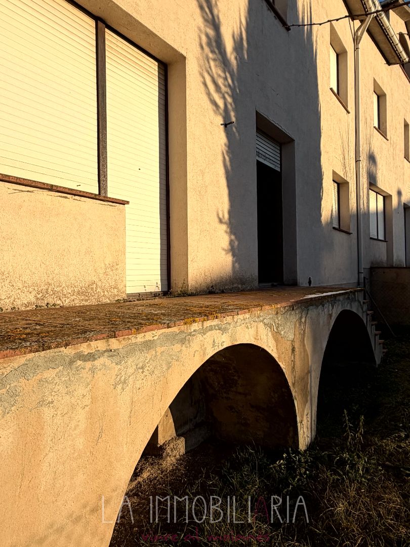 Vista exterior de Edifici en venda en Castellterçol