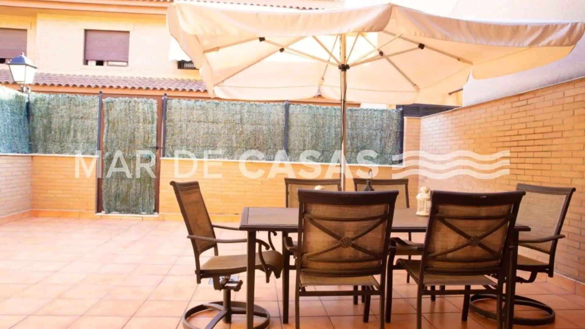 Terrassa de Casa adosada en venda en Sant Joan d'Alacant amb Aire condicionat, Calefacció i Jardí privat