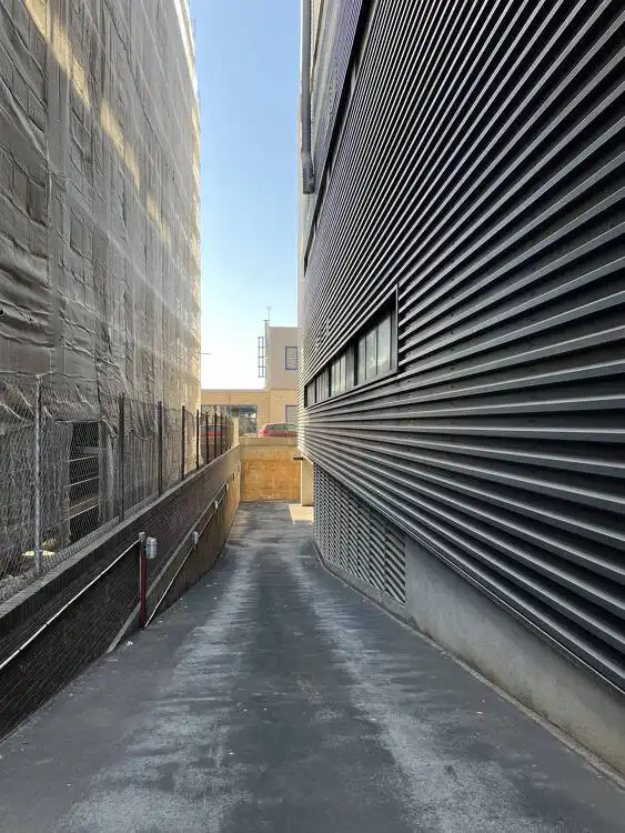Industrial buildings for rent in Granvia LH