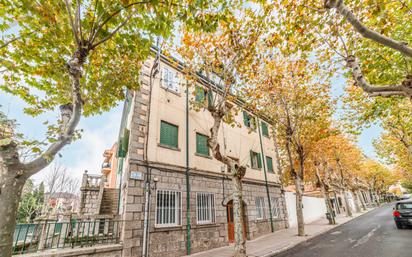 Vista exterior de Àtic en venda en El Escorial amb Parquet