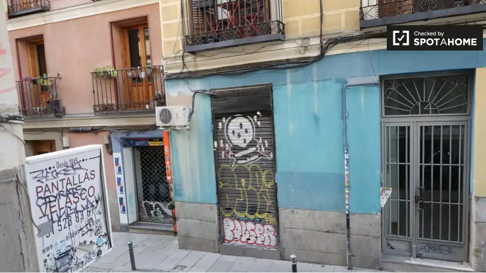 Vista exterior de Piso de alquiler en Madrid con Aire acondicionado, Calefacción y Amueblado