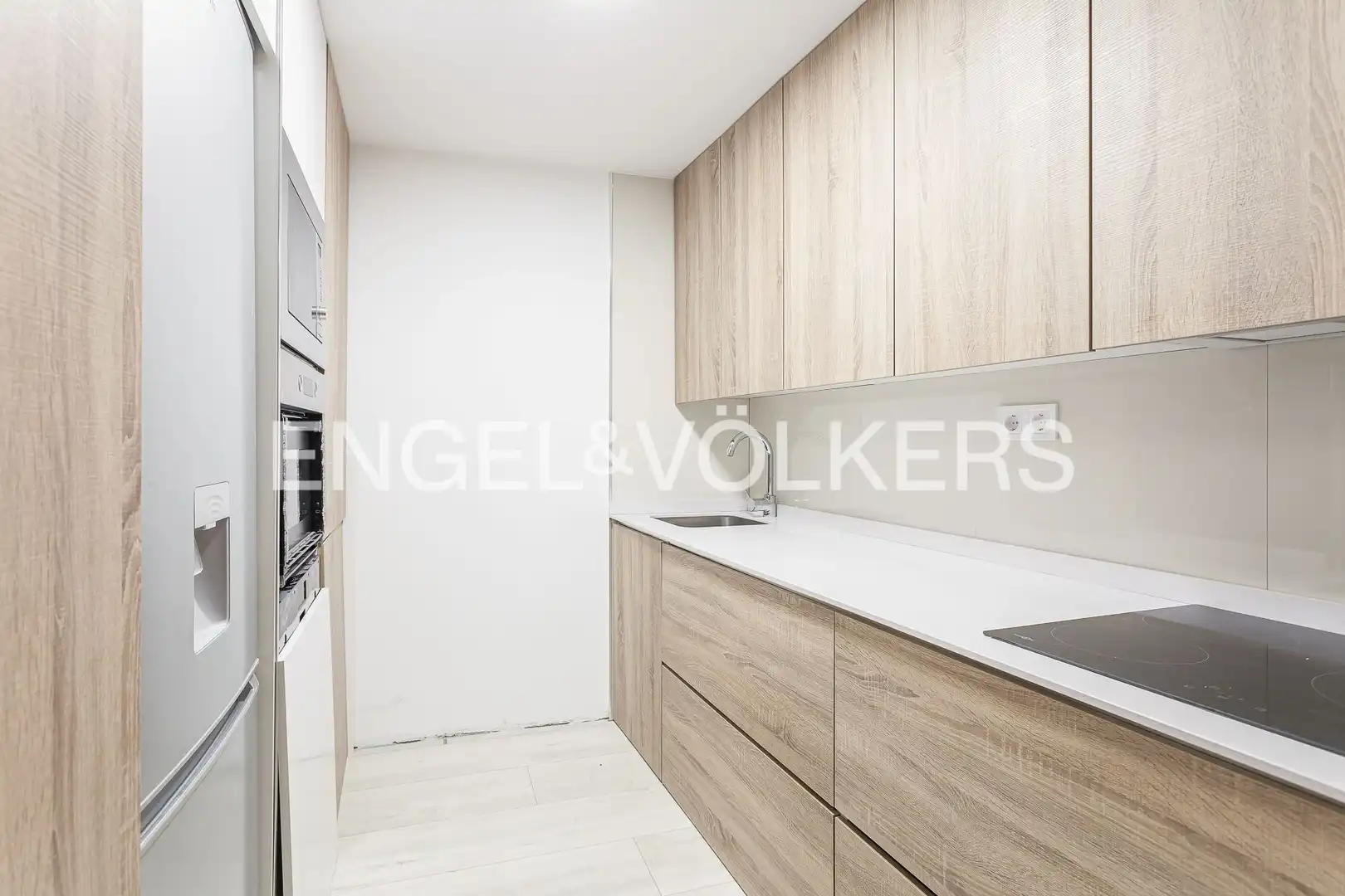 Kitchen of Flat for rent in Madrid  with Air Conditioner, Heating and Balcony