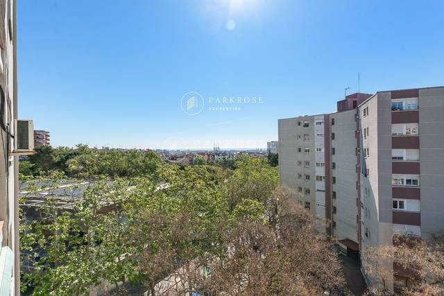 Piso en Venta en Castor en La Guineueta