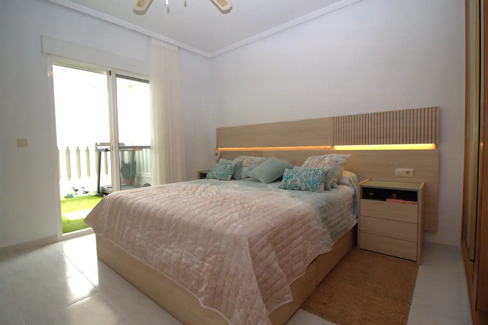 Dormitori de Casa o xalet en venda en Cartagena amb Aire condicionat, Terrassa i Traster